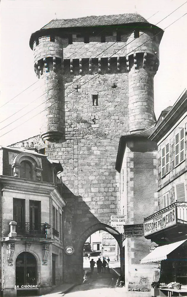 A Cigarrinha — Porta Saint-Jean, dita porta de Breith (século XIV) — Editions Véritable - Frente