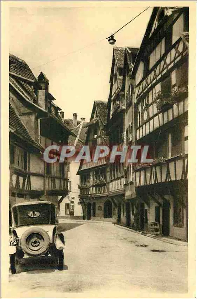 Strasbourg — rua estreita com casa de madeira e carro antigo — Edição RISS, Strasbourg - Frente