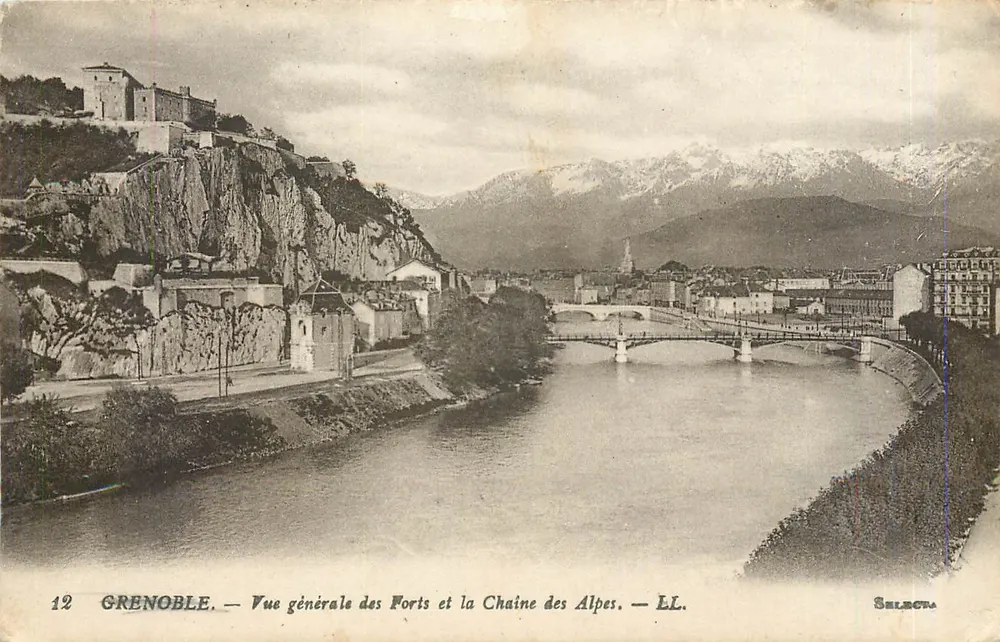 Grenoble — Allgemeiner Blick auf die Festungen und die Alpenkette — Verlag LL - Vorderseite