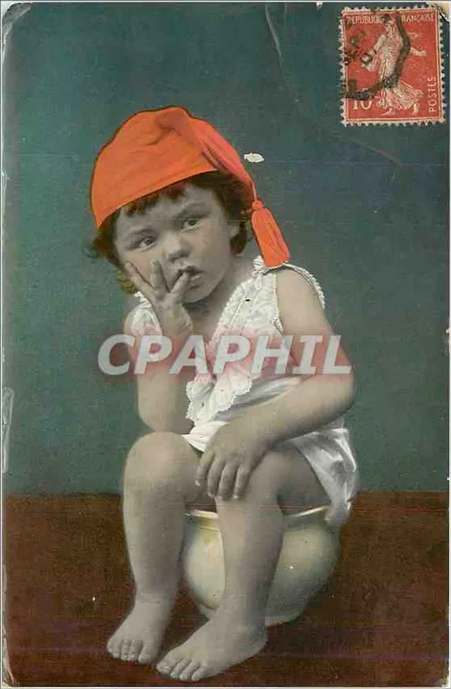 Enfant assis sur un pot — enfant portant un bonnet orange — éditeur inconnu - Frente
