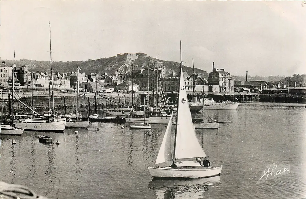 Cherbourg — Der Avant-Port und die Montagne du Roule — Alex. Becquem (Verlag) - Vorderseite