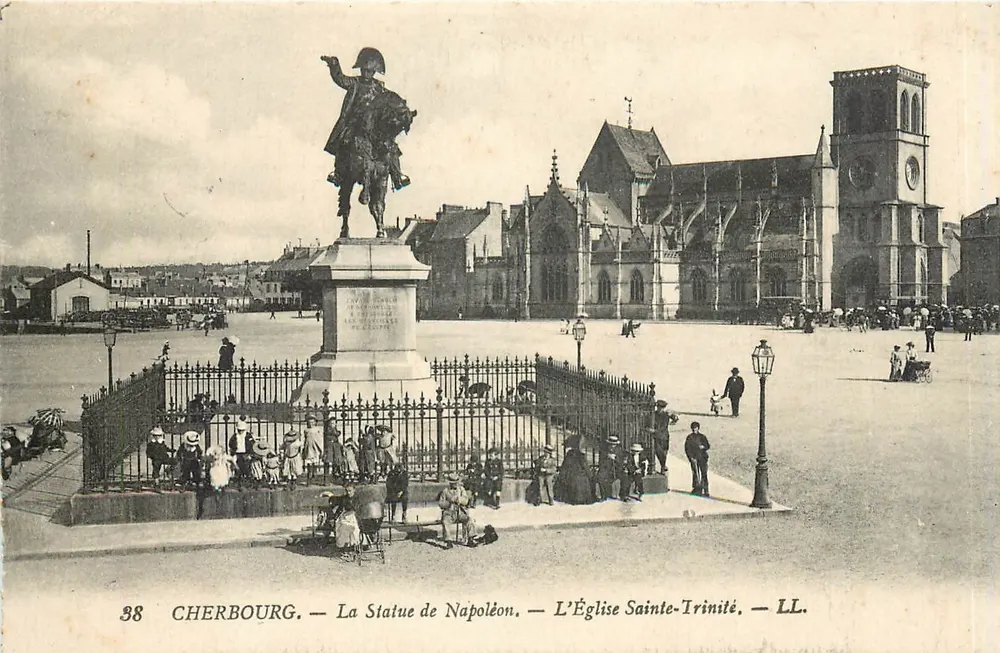 Cherbourg — La Statue de Napoléon — L'Église Sainte-Trinité — LL. - Recto
