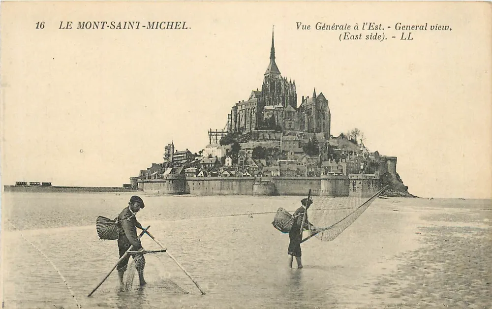 Le Mont-Saint-Michel — Vue Générale à l'Est — LL - Recto