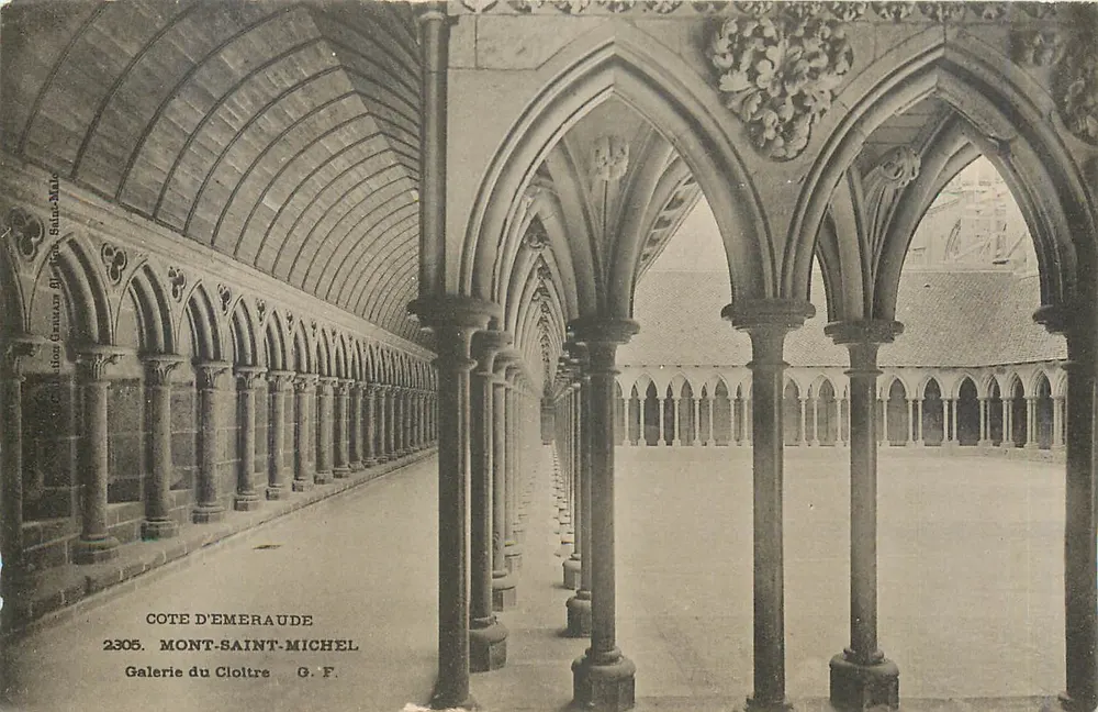 Mont-Saint-Michel — Galeria do Claustro — G. F. n° 2305 - Frente
