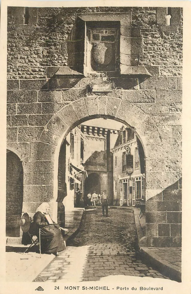 Mont-Saint-Michel — Porte du Boulevard — Cie des Arts Photographiques, Strasbourg - Frente