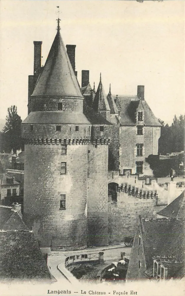 Langeais — O Castelo — Fachada Leste - Frente