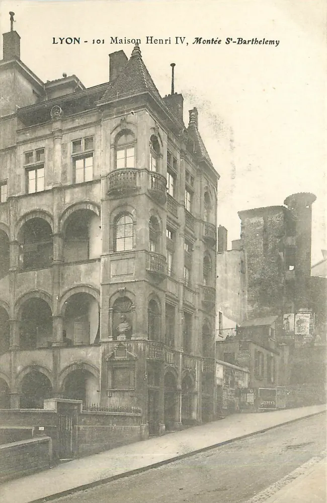 LYON - 101 House Henri IV, Montée St-Barthélemy - Front