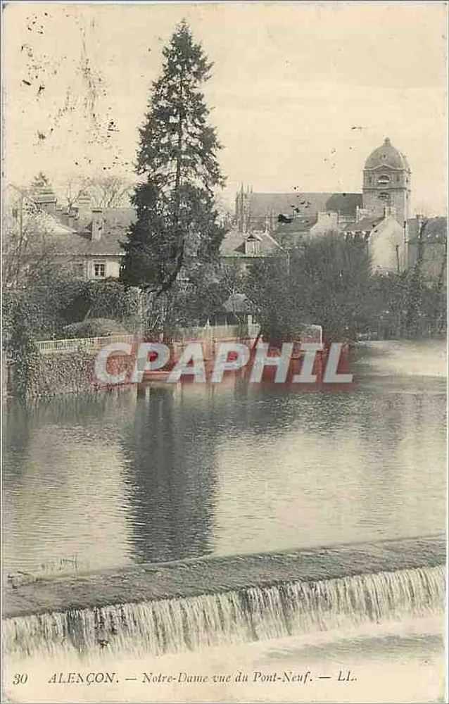 Alençon — Notre-Dame vue du Pont-Neuf — LI. — Éditeur : LI. - Recto