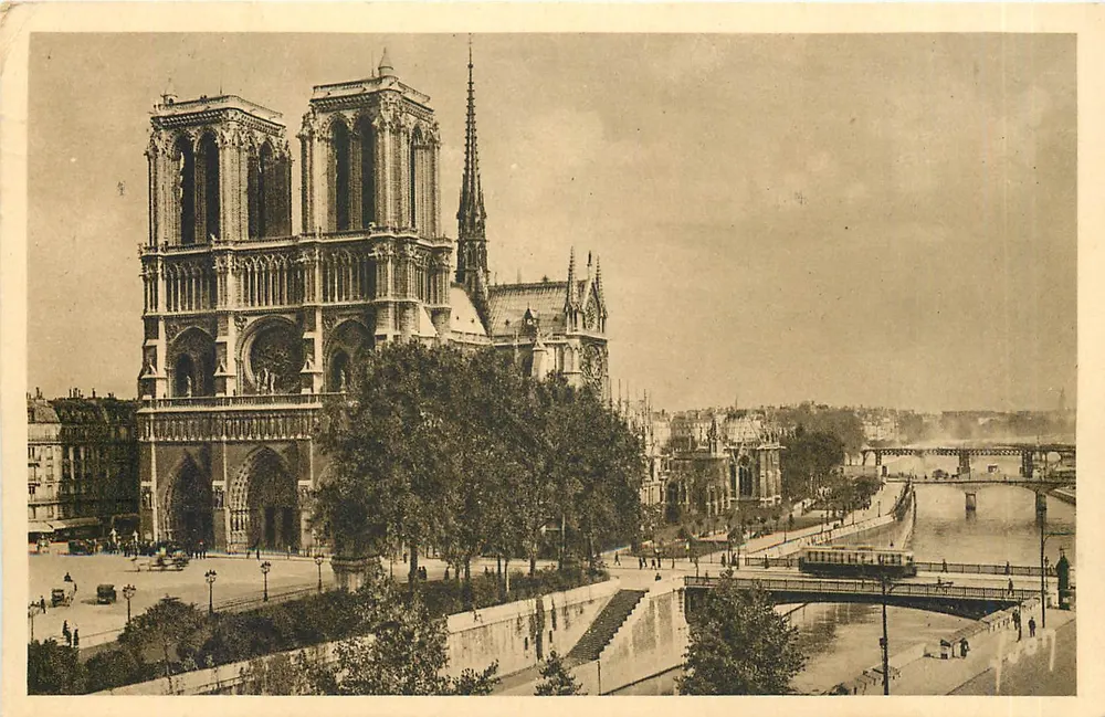 Nossa Senhora de Paris — Vista geral — Les Éditions d'Art Flanant - Frente