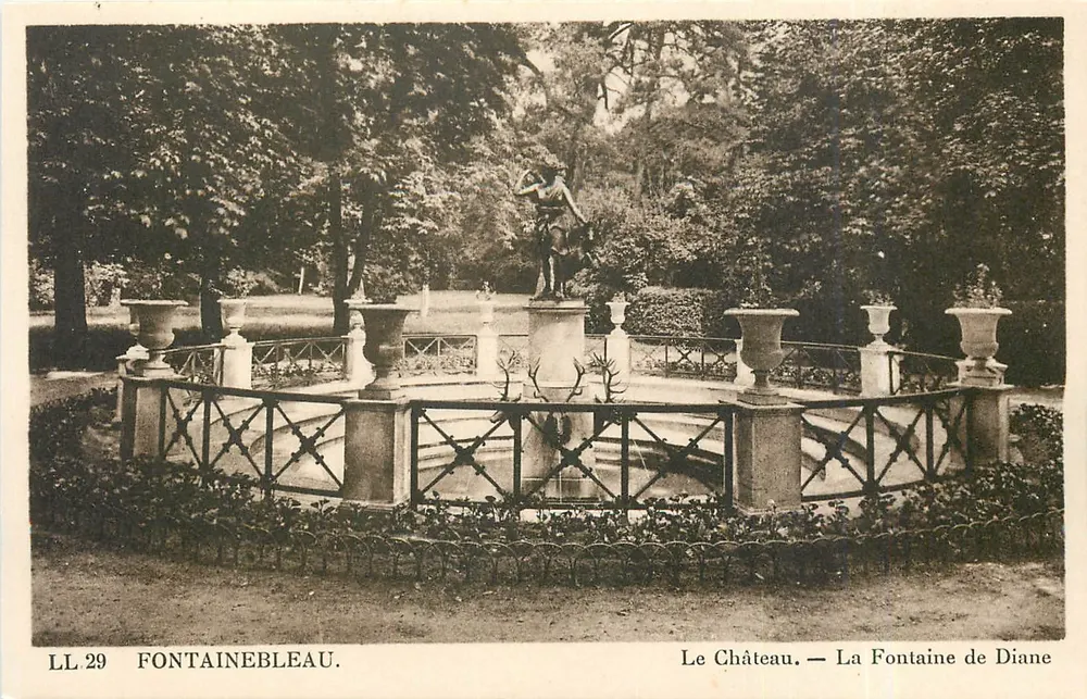 Fontainebleau — Das Schloss, Die Fontaine de Diane — LL 29 - Vorderseite