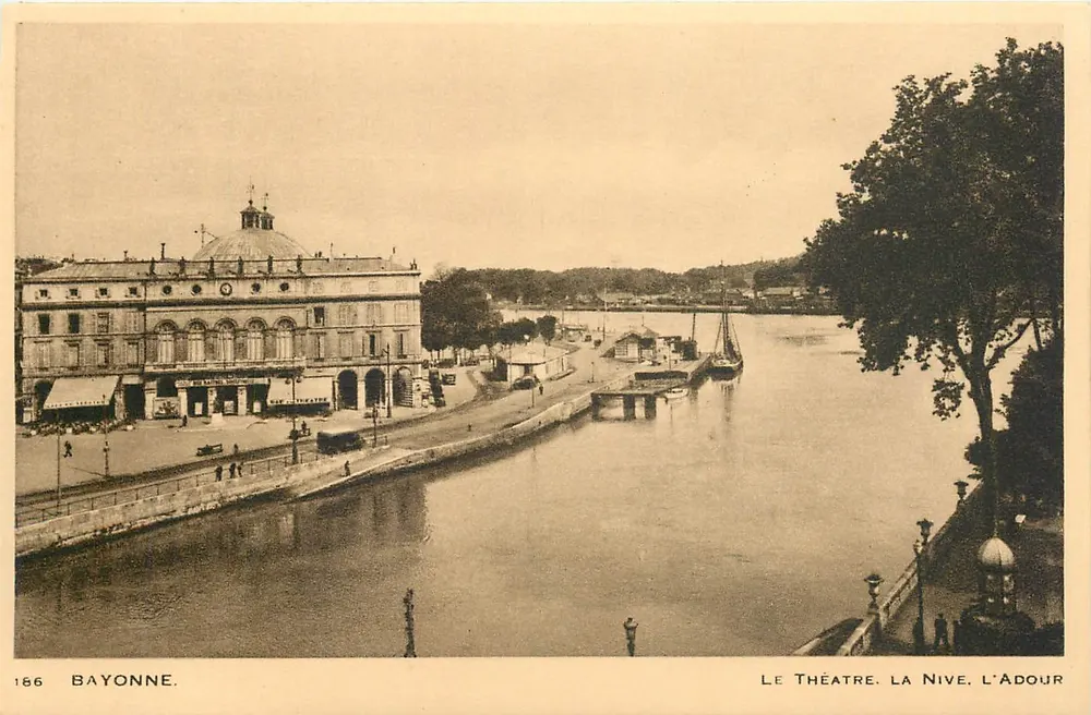 Bayonne — Le Théâtre, la Nive, l'Adour — Édition Printa - Recto