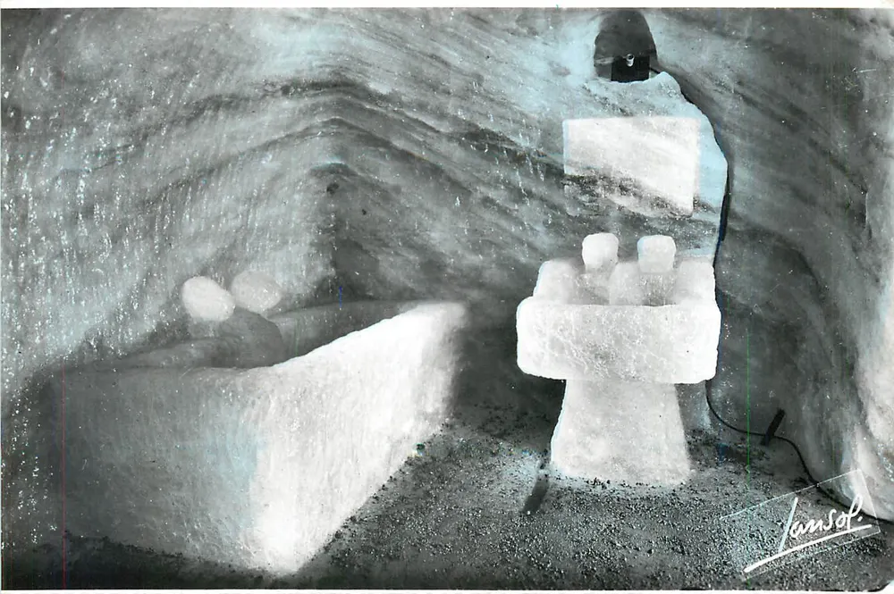 Chamonix-Montenvers — Innenraum der Eisgrotte. Das Badezimmer — Phot. Lamsol - Vorderseite