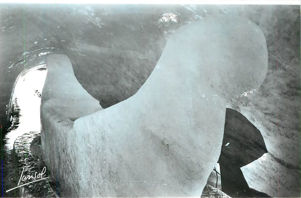 Chamonix-Le-Montenvers — La Grotte de la Mer de Glace — MG-11 — La Gondole — Photographiques JAMSOL, Chambéry - Recto