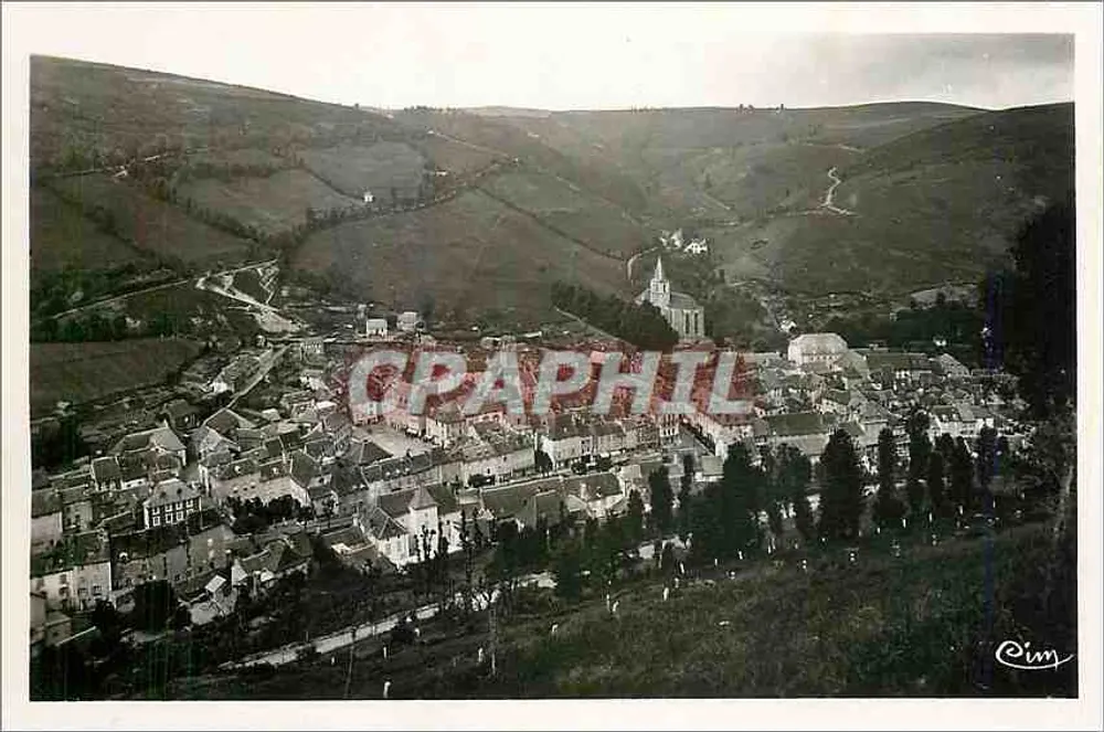 Chaudesaigues (Cantal) — Allgemeiner Blick vom Weg von St-Chély — Fotograf: P. Bonnier Macon - Vorderseite
