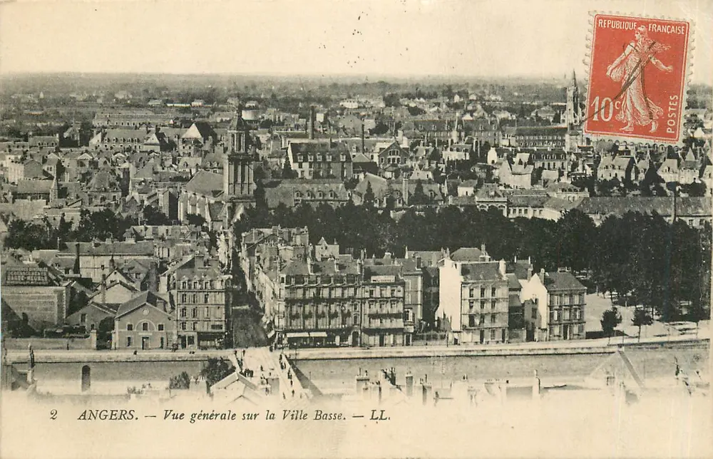 Angers — Vista geral sobre a Cidade Baixa — LL. - Frente