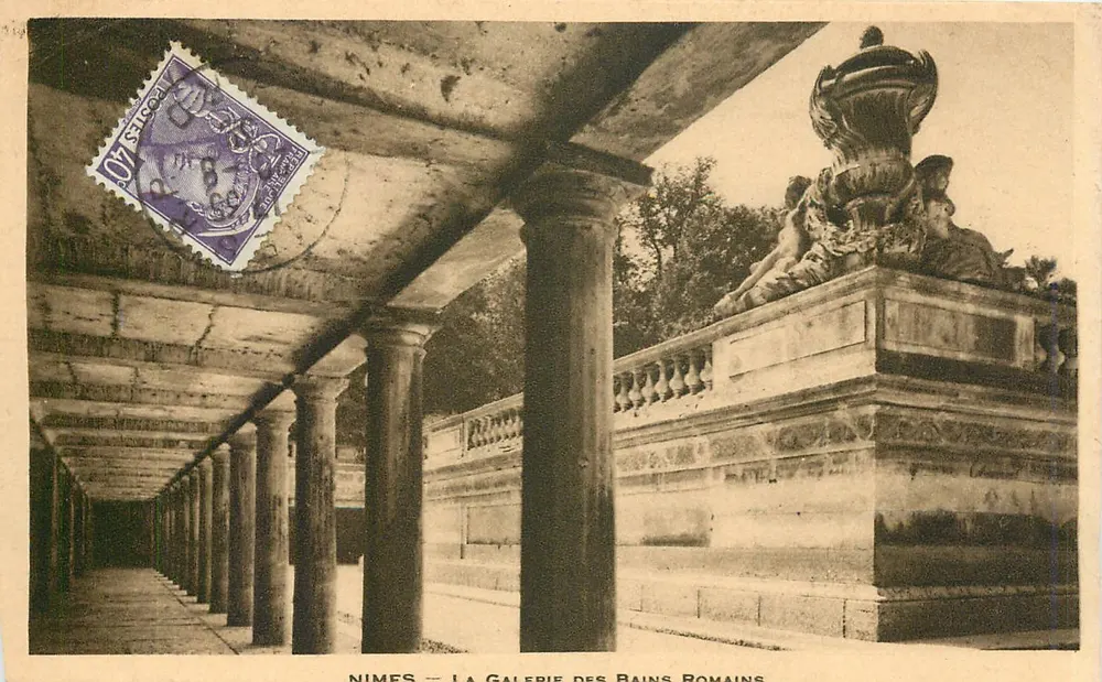 Nîmes — La Galerie des Bains Romains — Éditeur non identifié, n° de série non visible - Recto
