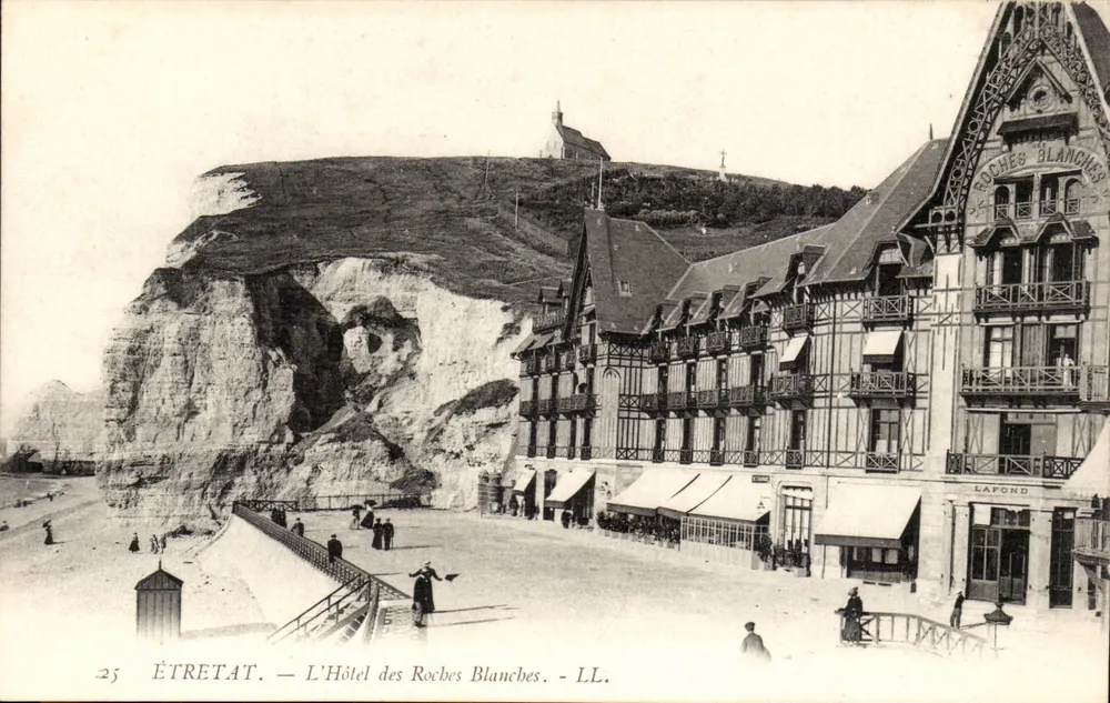 ÉTRETAT — Het Hotel des Roches Blanches — LL. - Voorkant