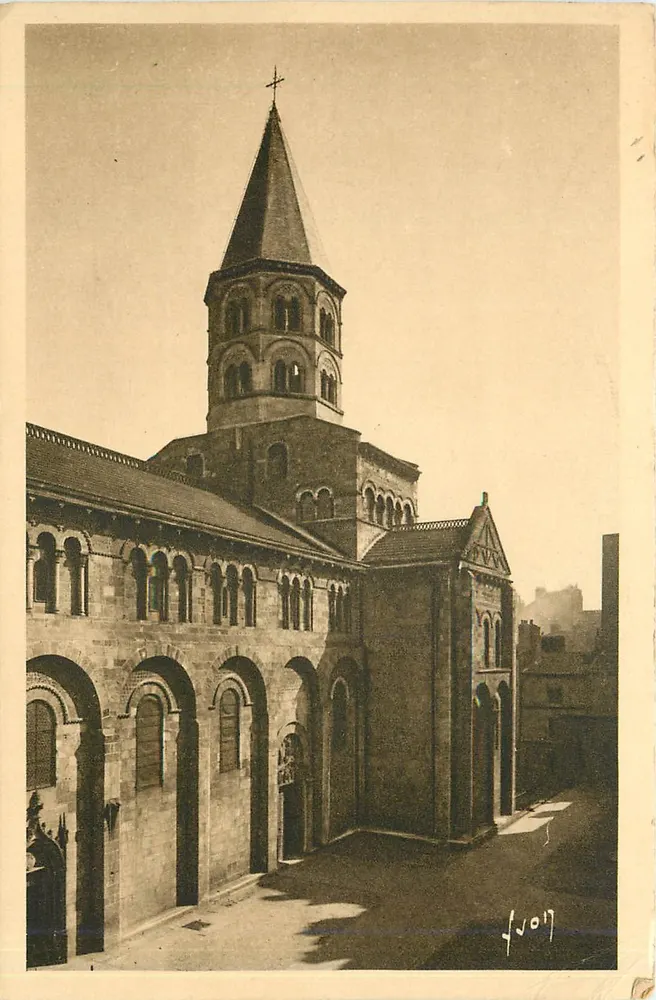 Église Notre-Dame du Port — Clermont-Ferrand — Les Éditions d'Art WGN, Paris - Recto