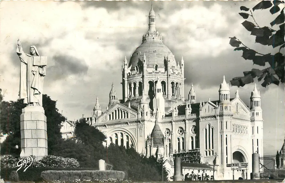 Lisieux — Basilika und Statue der hl. Thérèse des Kindes Jesu — Éditions Gaby - Vorderseite
