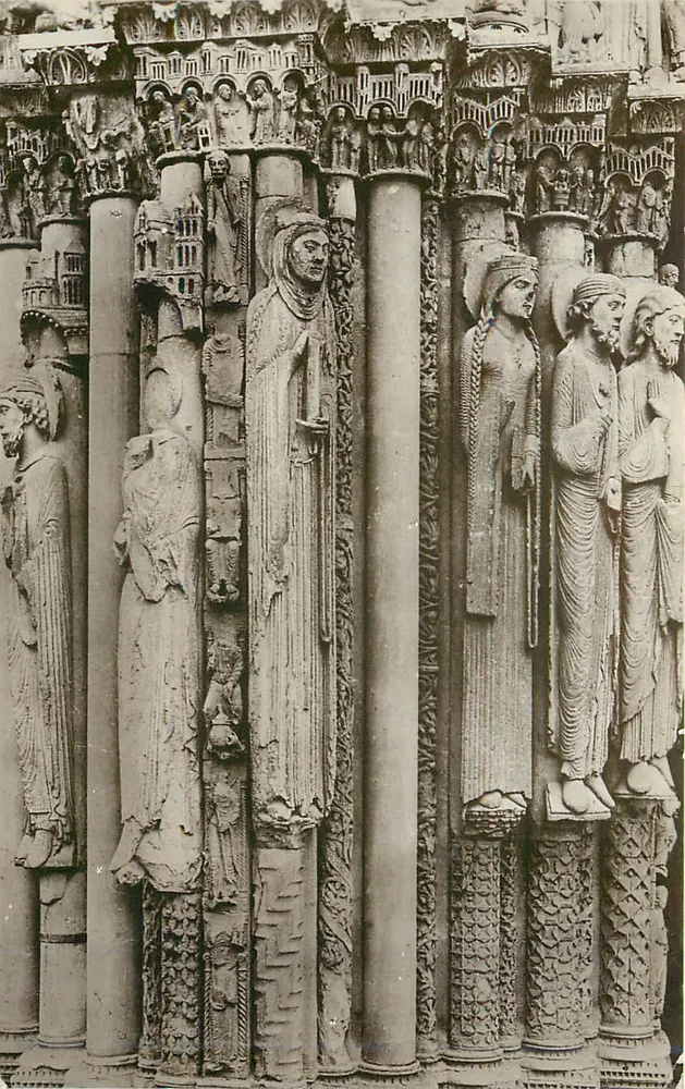 Catedral de Chartres — Pilares da Porta Real — Léa & Segurança - Frente