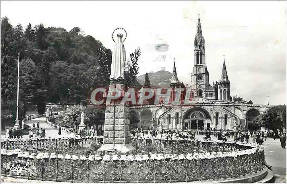 Lourdes — Basilique et la Vierge couronnée — Edit. P. Doucet, n° 267 - Recto