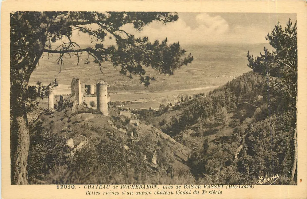 Château de Rochebaron, près de Bas-en-Basset (Hte-Loire) — ruines d'un château féodal du Xe siècle — éditeur Leon, n° 12010 - Recto