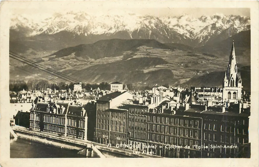 Grenoble (Isère) — Campanario de la Iglesia de San Andrés — Las Alpes - Anverso