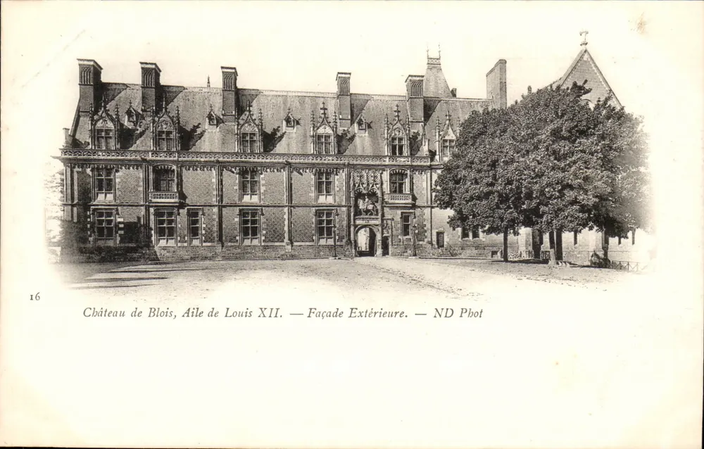 Schloss Blois, Flügel von Ludwig XII — Äußere Fassade — ND Phot - Vorderseite