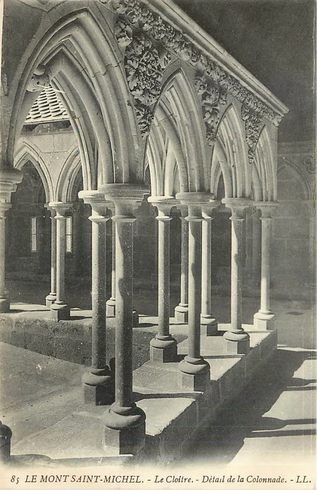 Le Mont Saint-Michel - Le Cloître - Détail de la Colonnade - LL - Recto