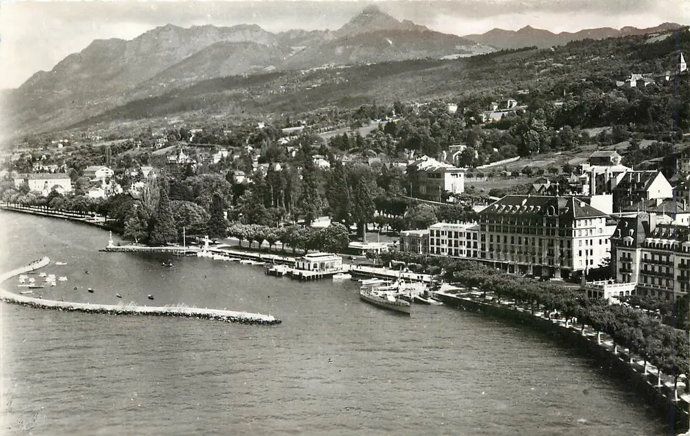 Evian-les-Bains — O porto, a Dent d'Oche (2225 m) e as Mémises (1682 m) — Edições J. de LARD BRON - Frente