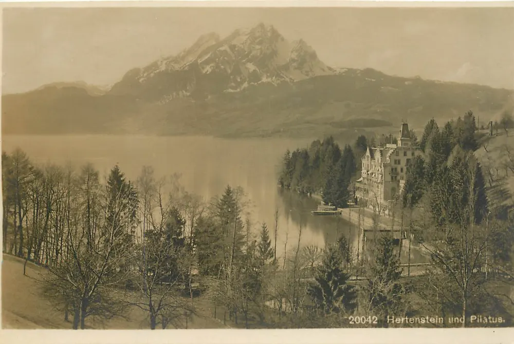 Hertenstein und Pilatus — vista lacustre com montanhas nevadas — editor Wehrli Verlag, n° 20042 - Frente
