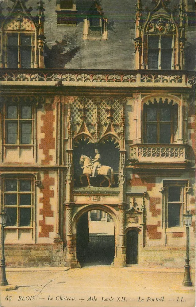 Blois — O Castelo — Ala Luís XII — O Portal — LL. - Frente