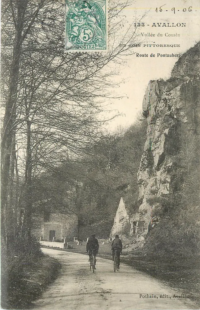 Avallon — Vue pittoresque du coin du Cousin — Pothain, édit., Avallon - Recto
