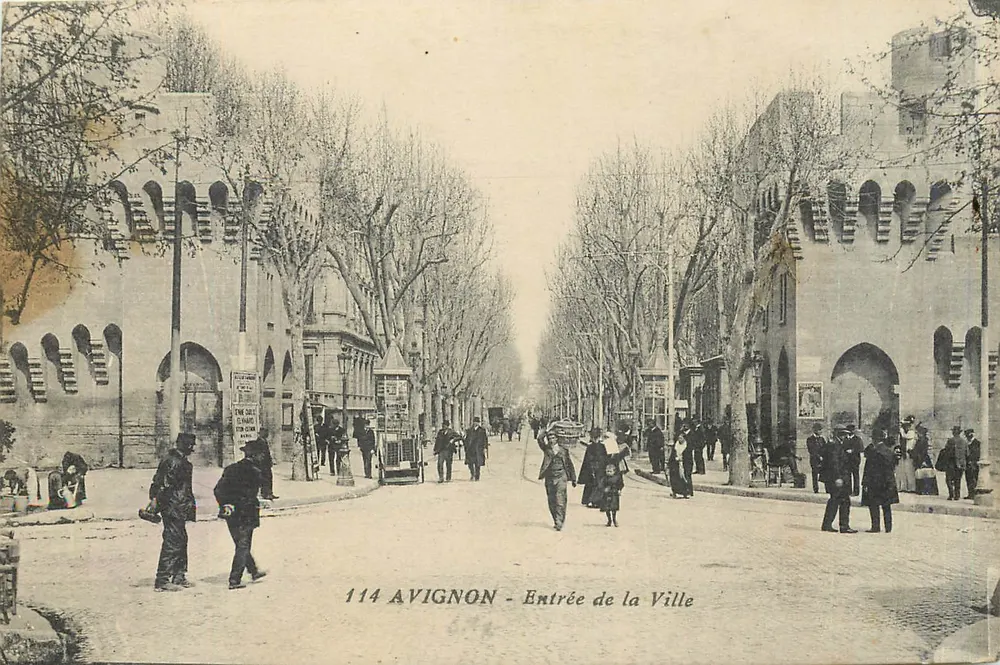 Avignon - Entrada da Cidade — 114 — editor não identificado - Frente