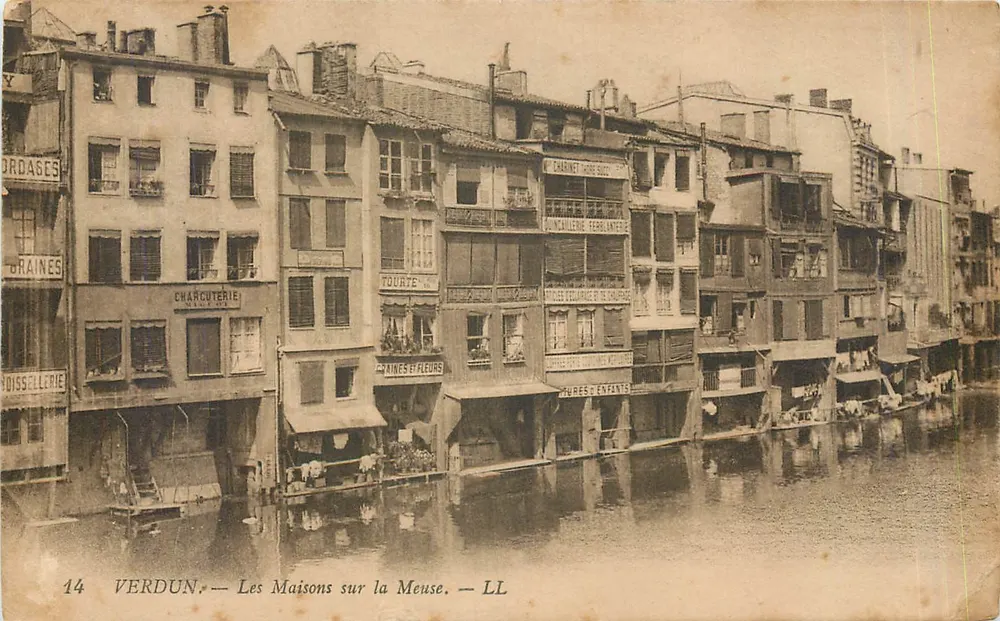 Verdun — As Casas na Meuse — LL - Frente