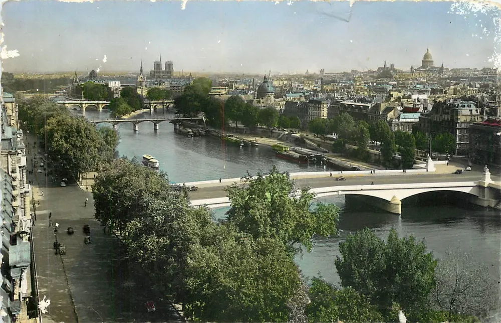 Paris — Vue panoramique sur la Seine — Éditions du Globe, n° 132 - Recto
