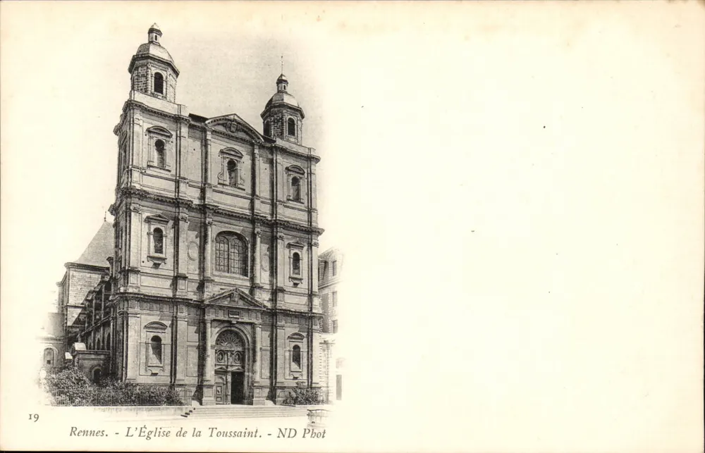 Rennes - A Igreja da Toussaint - ND Pbot - Frente