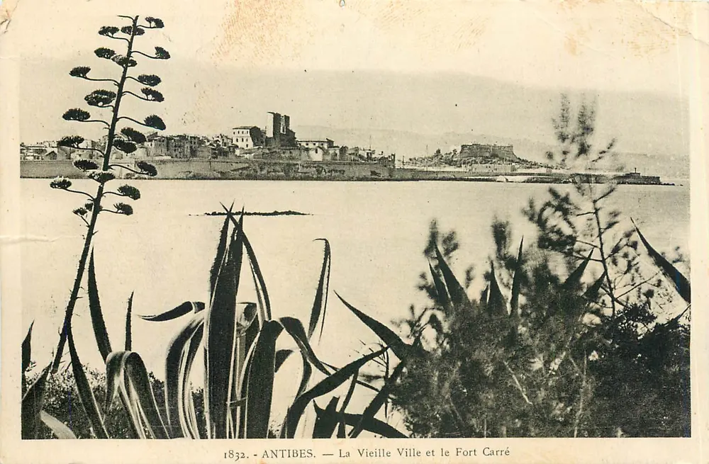 Antibes — Altstadt und Fort Carré — 1832 - Vorderseite