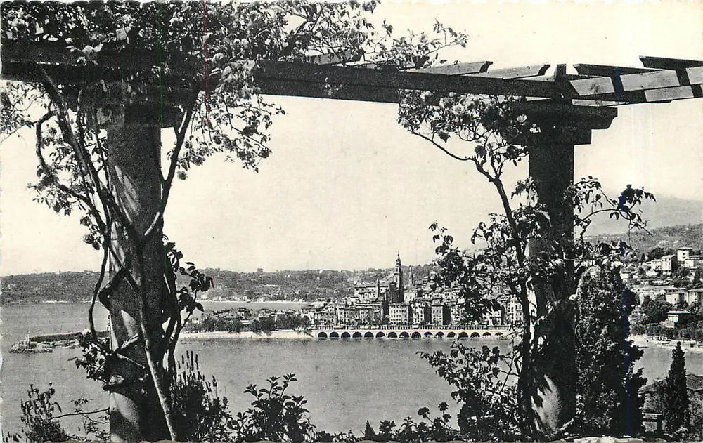 Menton — Vista do lago e do porto — L. Gilletta et Cie, editor, n° 934 - Frente