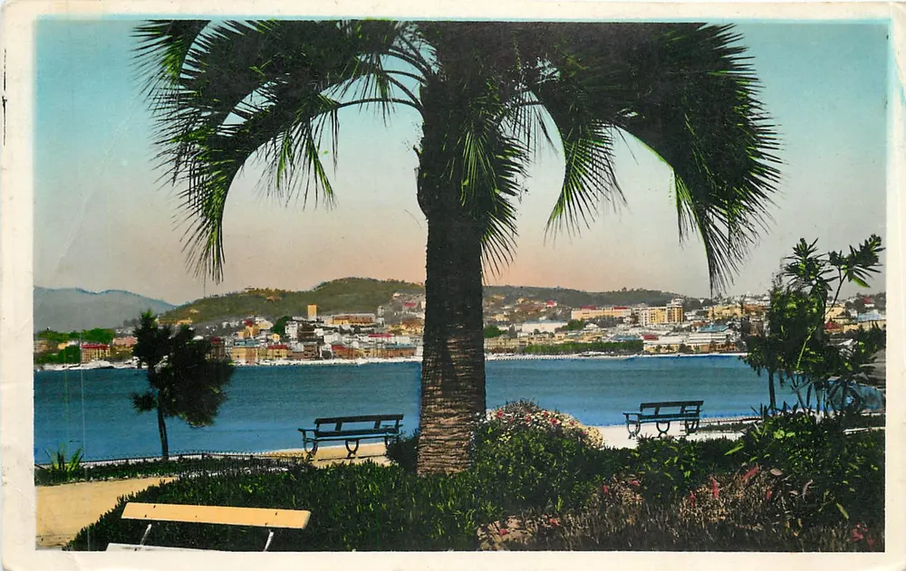 Cannes — Vista geral tirada da Croisette — Éditions JosseLINE - Cannes - Frente