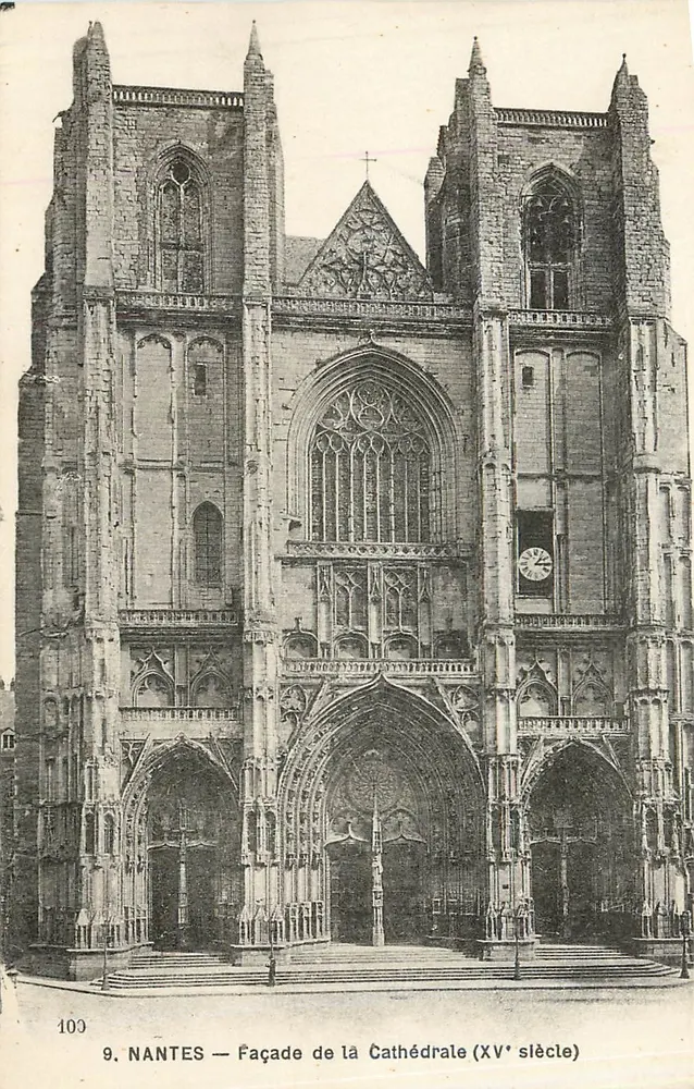 NANTES — FACHADA DA CATEDRAL (SÉCULO XV) — F. CHAPEAU, EDITOR NANTES, N° 9 - Frente