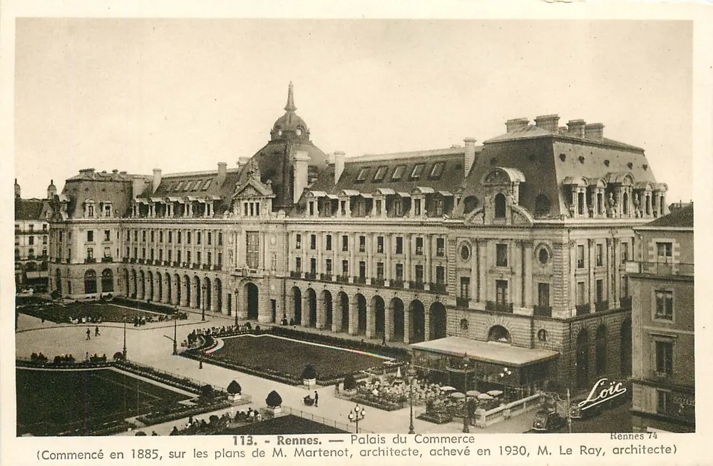 Rennes — Palácio do Comércio — Iniciado em 1885, concluído em 1930 - Frente