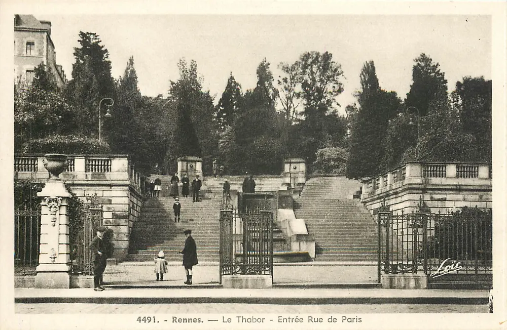 Rennes - Le Thabor - Entrada da Rue de Paris — editor Loïc, n° 4491 - Frente
