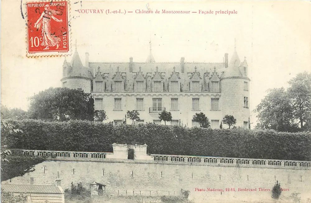 Vouvant (I.-et-L.) — Kasteel van Montcontour — Hoofdgevel — Photo-Moderne, 12-14, Boulevard Tihiers — Pours - Voorkant