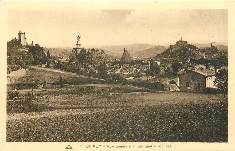Le Puy - Allgemeiner Blick - Die vier Felsen - Vorderseite