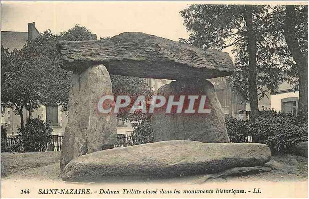 Saint-Nazaire — Dolmen Trilitte als historisches Denkmal klassifiziert — LL - Vorderseite