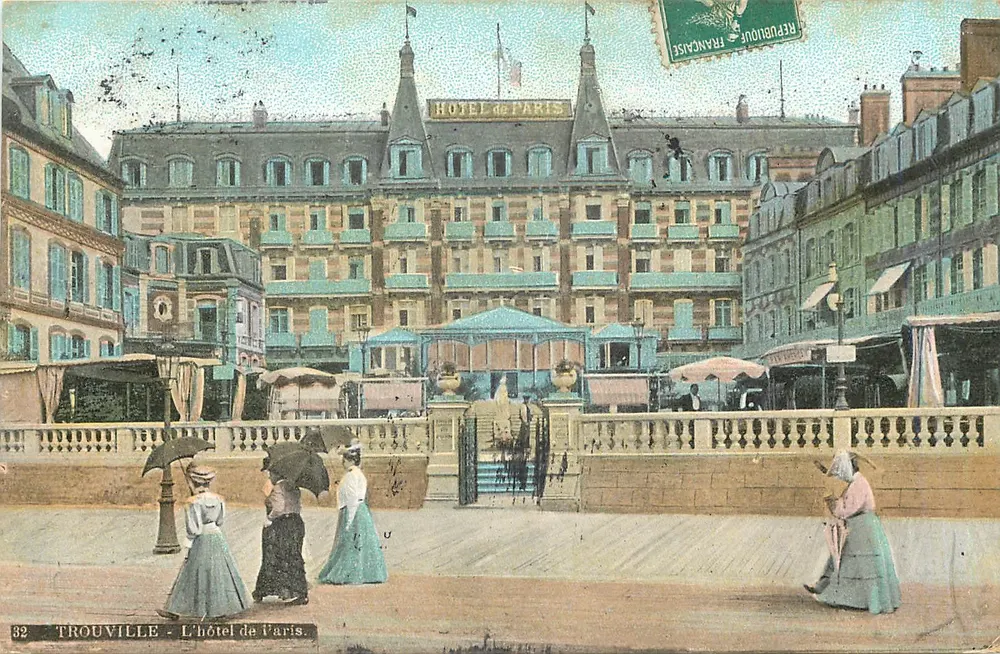 Trouville - O Hotel de Paris — editor não identificado, n° 32 - Frente