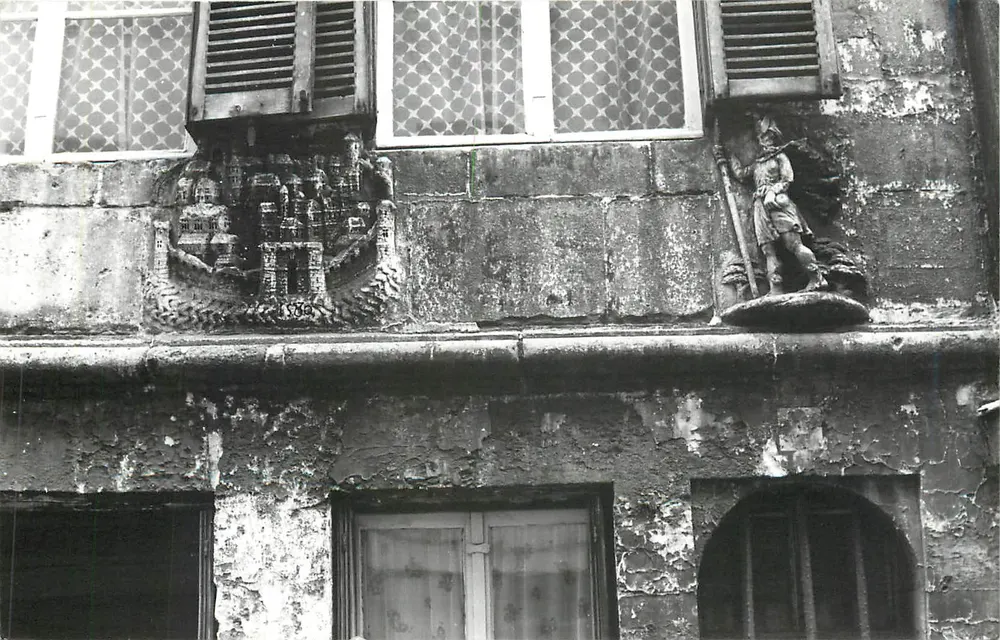 रेवन — एव्री एवं जर्सलेम के पेलग्रिन — F4 1/32 - आगे
