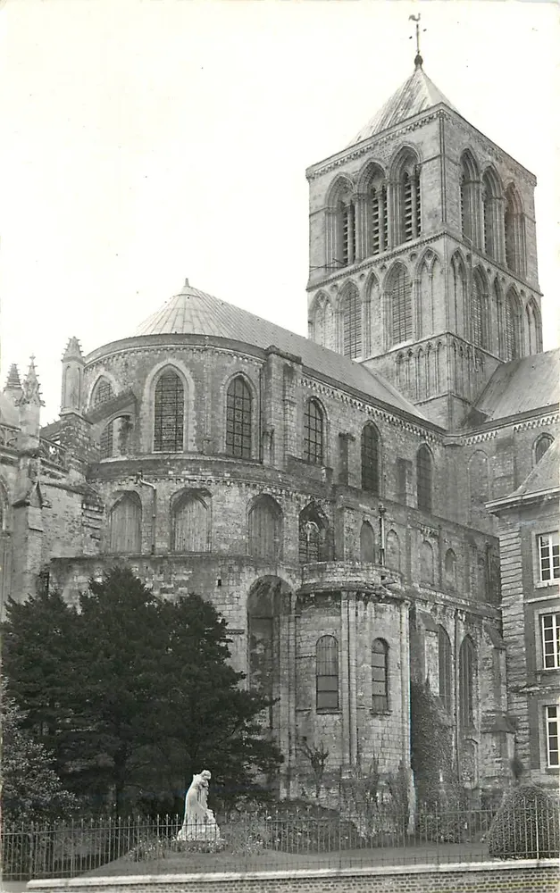 Fécamp (Seine-Maritime) — Abadia da Santa Trindade (séculos XI e XVII) — Cabeceira e Torre Lanterninha - Frente