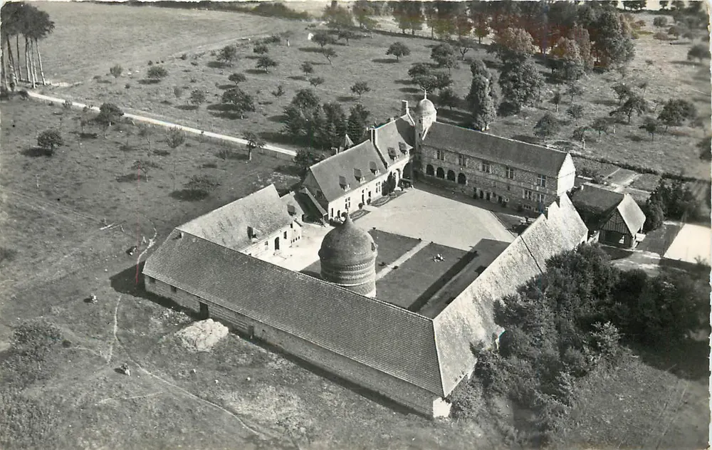 Schloss Varengeville — Luftbild — Edition GALF, Paris - Vorderseite